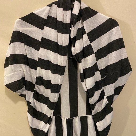 Grey and white cardigan - Picture 1 of 3